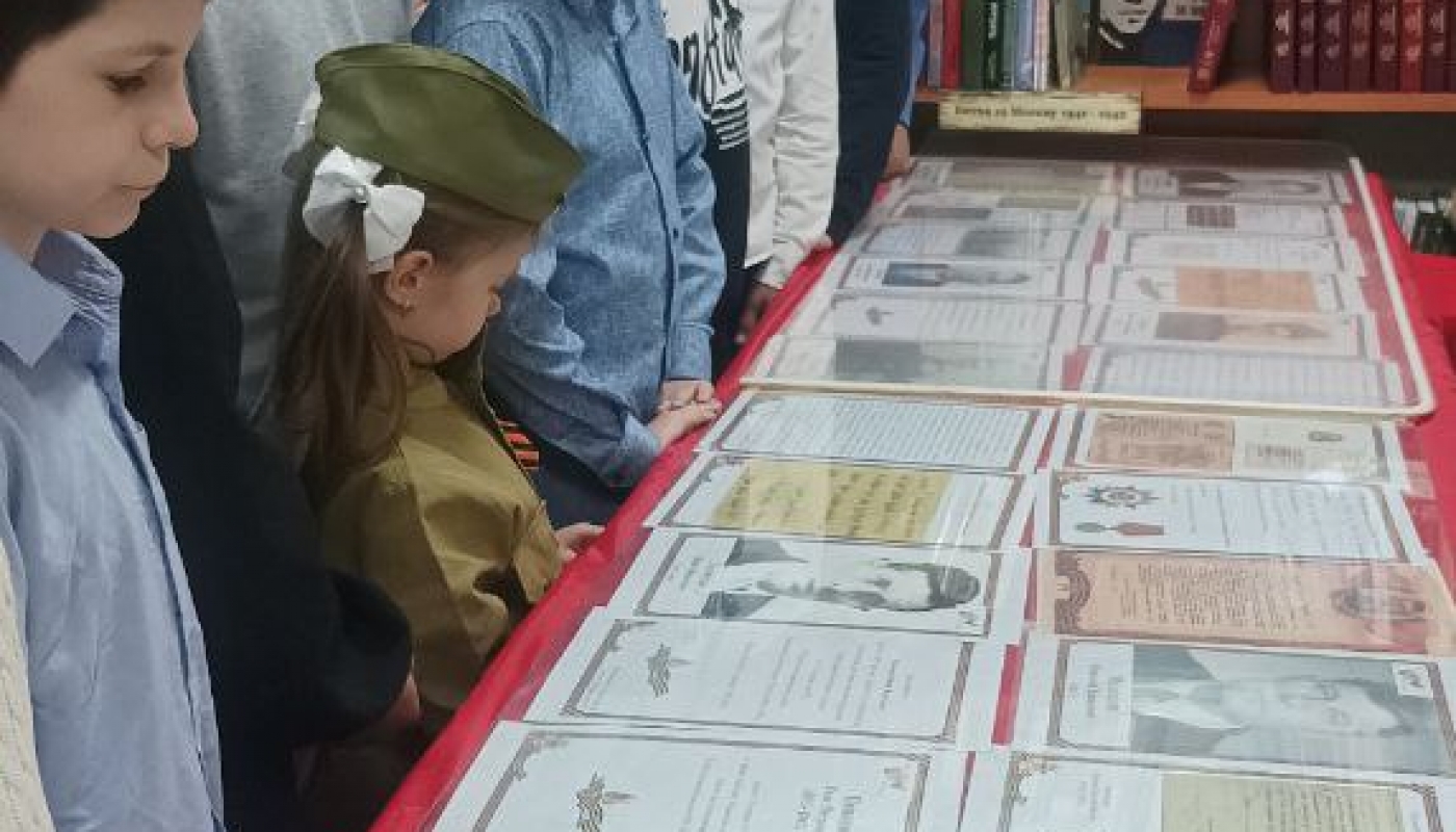 Тематическая беседа у экспозиции 
